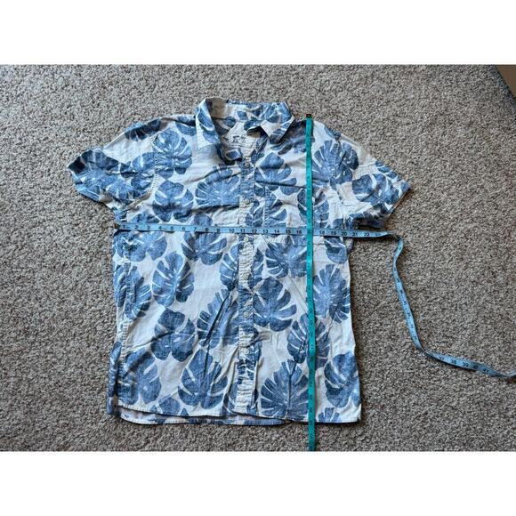 American Eagle Short Sleeve shirt, Hawaiian Floral print; Medium - Picture 6 of 7